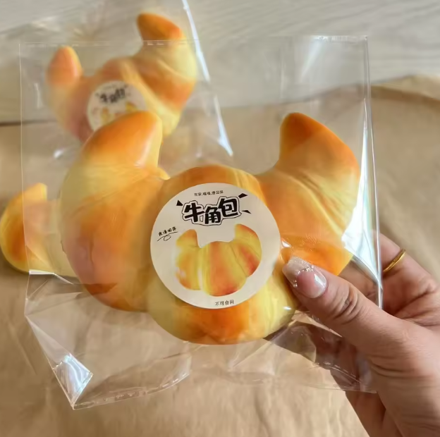 Croissant Squishy 🥐
